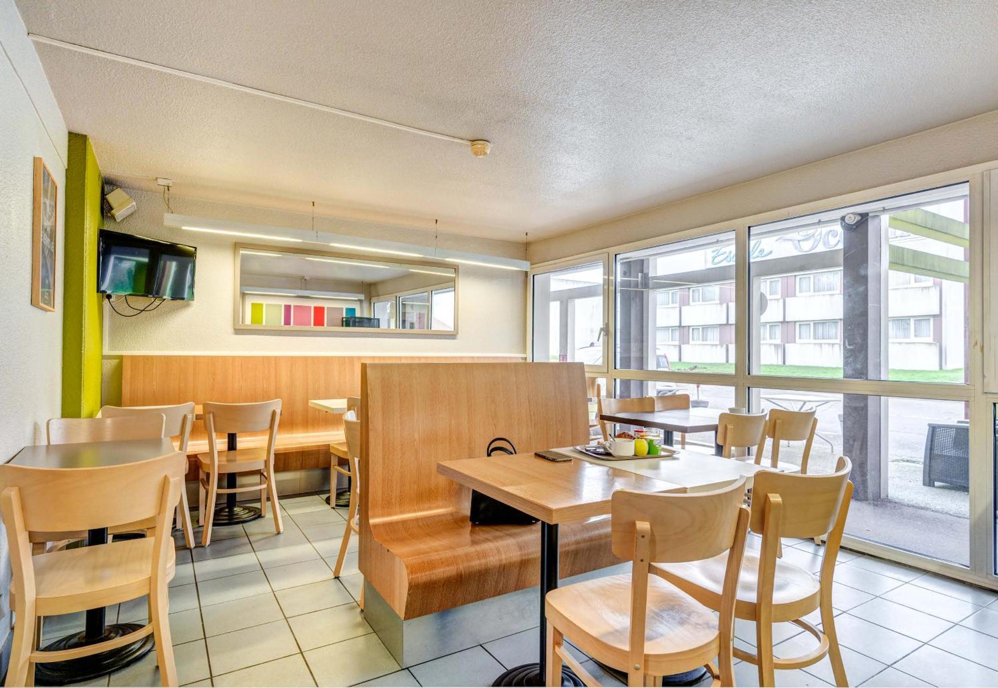 B&B Hotel Brest Kergaradec Aeroport Gouesnou ภายนอก รูปภาพ