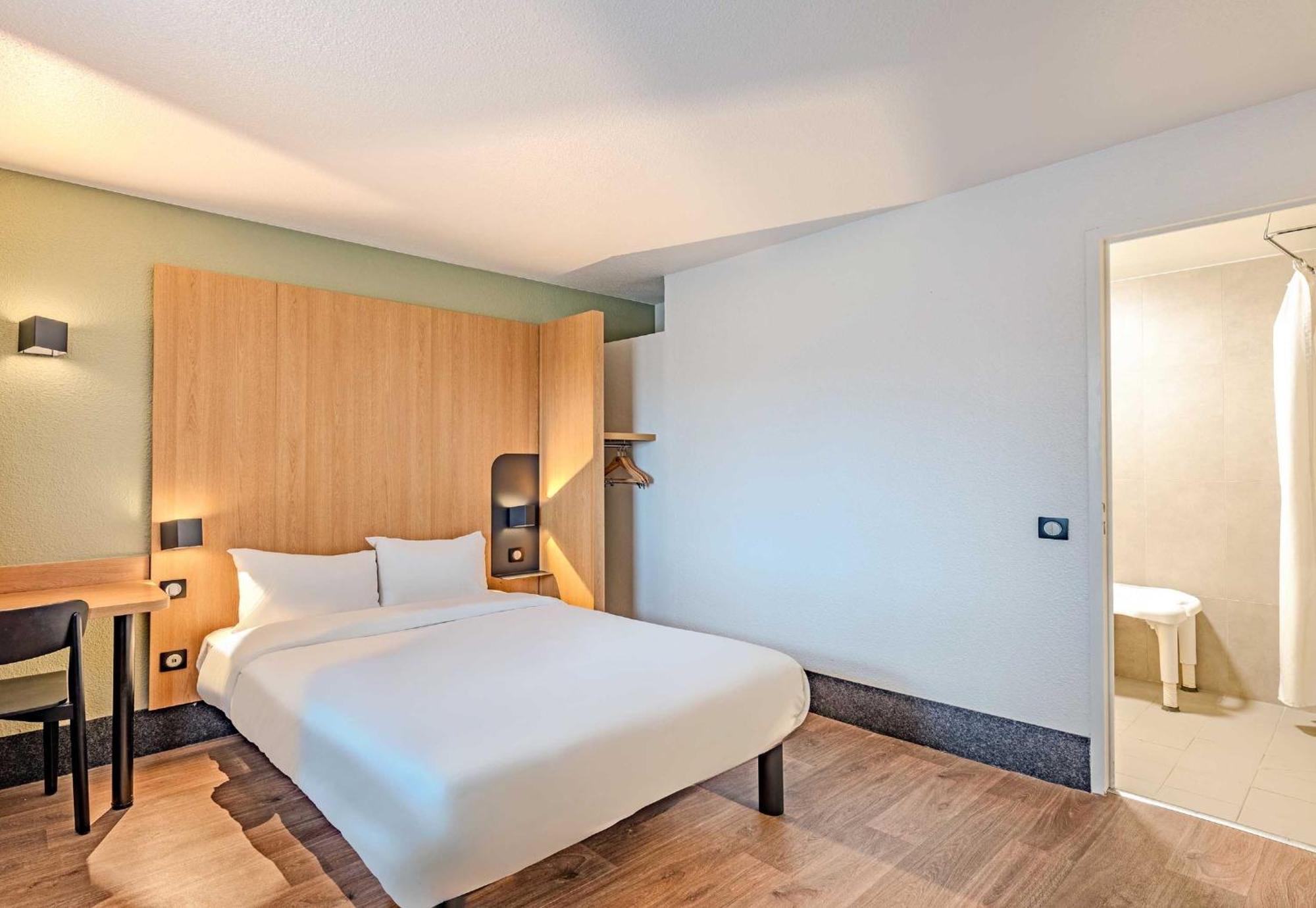 B&B Hotel Brest Kergaradec Aeroport Gouesnou ภายนอก รูปภาพ