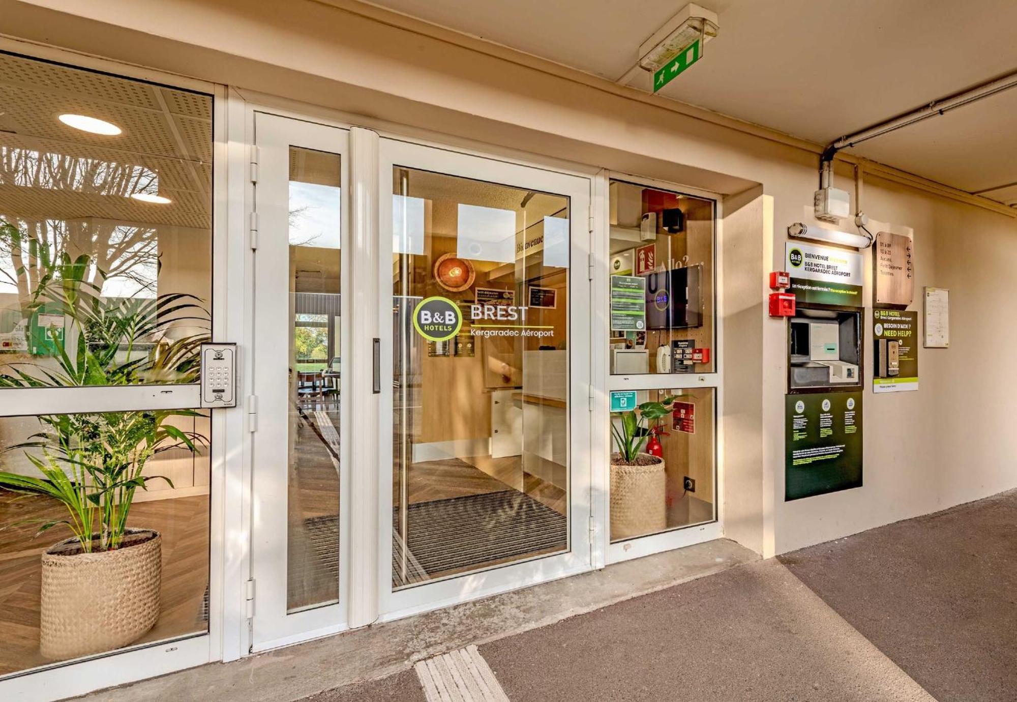 B&B Hotel Brest Kergaradec Aeroport Gouesnou ภายนอก รูปภาพ